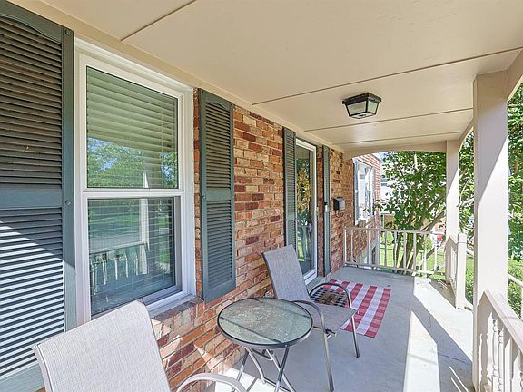3rd image of 3412 Thorndale Ct
