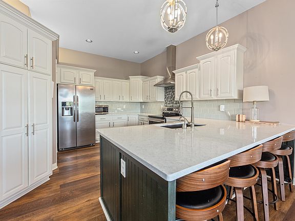 4th image of 500 N Fiddlers Creek St