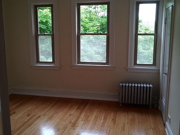 5th image of 5704 N Spaulding Ave Floor 1