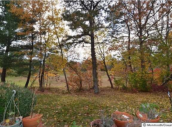 2nd image of 1195 Thornbury Lane #B