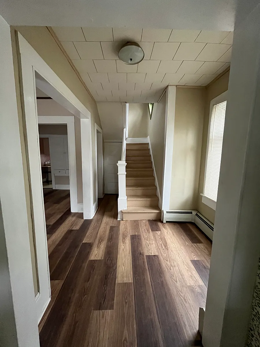 Building Photo - 305 Poplar St #2