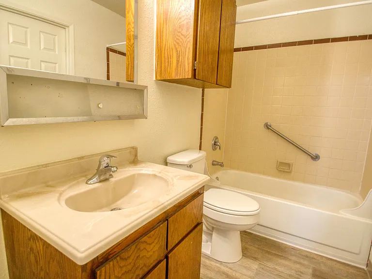 360 Jill Ct — Photo 11