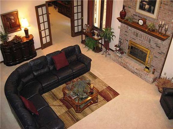 5th image of 380 Meganwood Ct