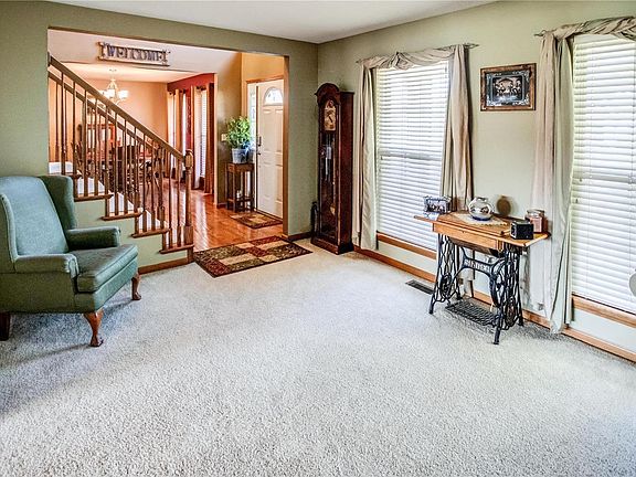 3rd image of 173 Oak Hill Dr
