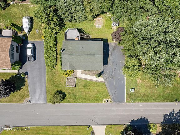 4th image of 36 Briar Creek Rd