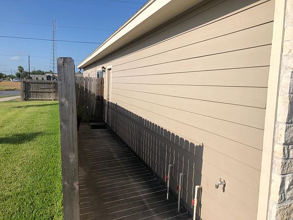 4th image of 20502 Westfield Dr APT 1