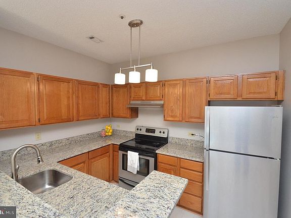 4th image of 249 S Pickett St APT 301