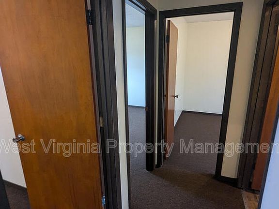 4th image of 14 James Preston Ct
