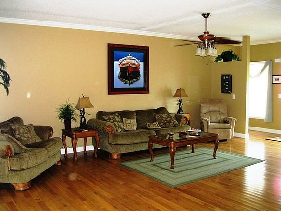 3rd image of 1112 E Ashley Ave