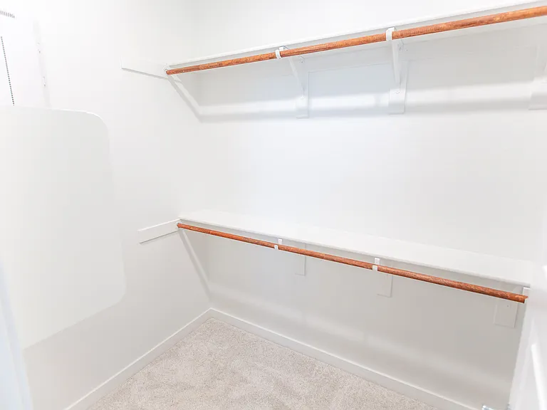 2243 E Ridgewood Ln — Photo 13