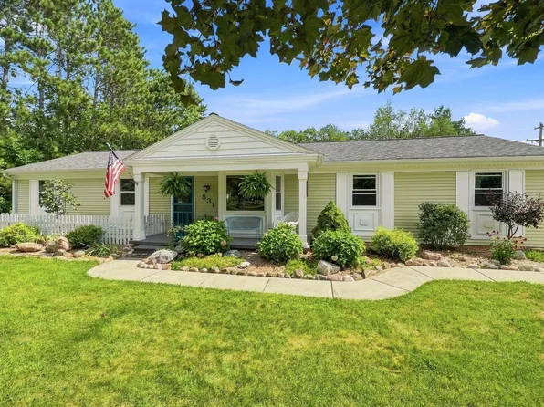 531 S Houghton St, Lake City, MI 49651