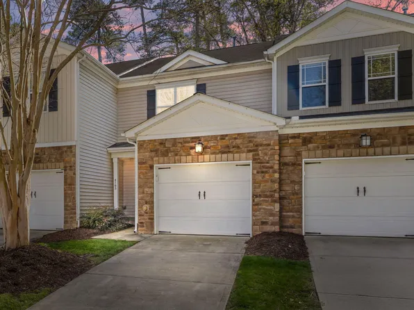 4705 Lawhorn St, Raleigh, NC 27606