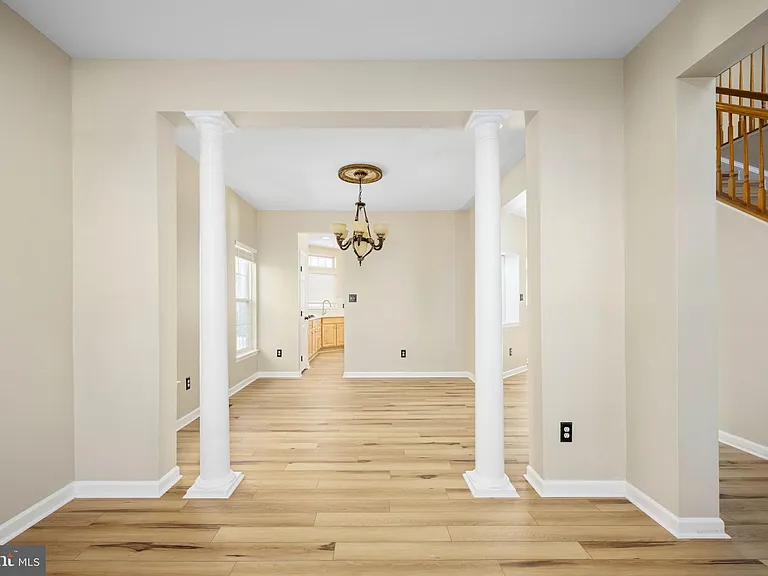9320 Birch Cliff Dr — Photo 8