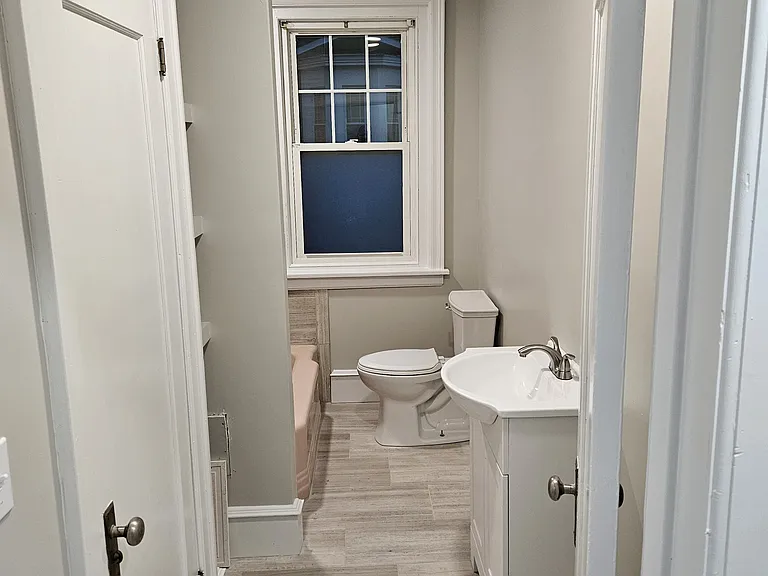 500 Gay St #2A — Photo 6