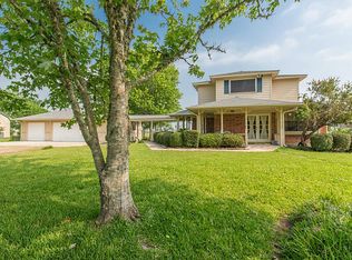 4615 Skylane Dr, Beach City, TX 77523