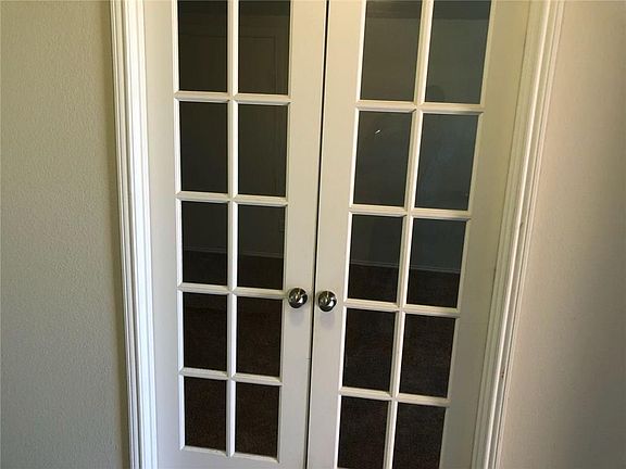5th image of 428 Chert Ln