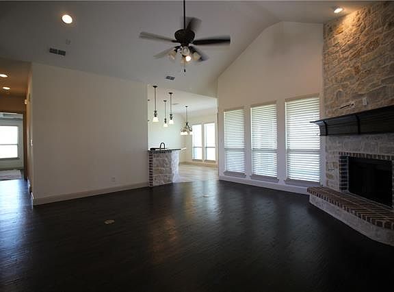5th image of 2155 Lake Estates Dr