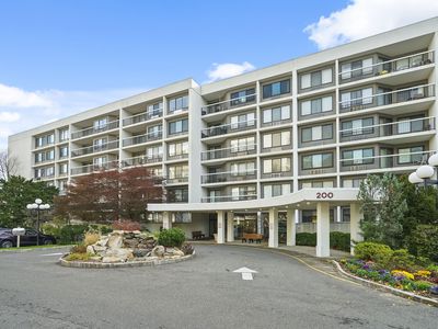 200 High Point Dr APT 304, Hartsdale, NY, 10530