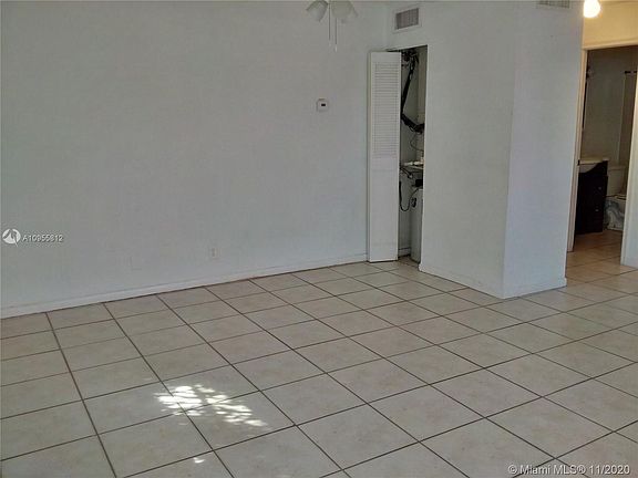 5th image of 3102 NW 4th Ave #4134
