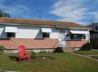 53 Grantland Rd, Cranston, RI 02910