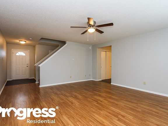 3rd image of 2858 Ludwig Dr