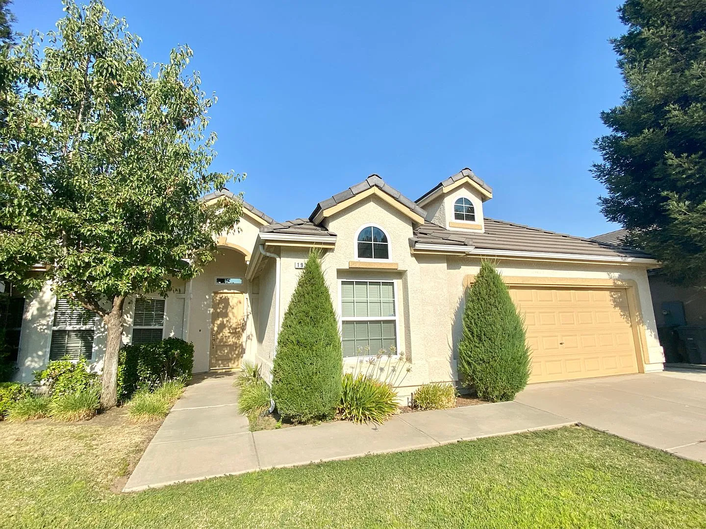 1937 Whiteash Ave photo 1