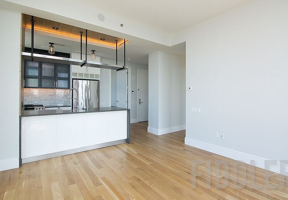 1st image of 4441 Purves St APT 314