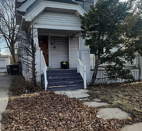 5th image of 4130 N Green Bay Ave #1