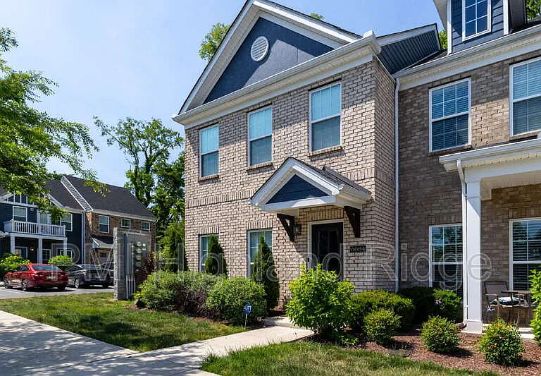 6084 Ivory Ln — Photo 3