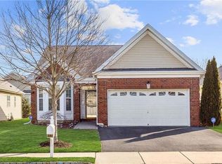 5 Wieczorkowski Ave, Parlin, NJ 08859