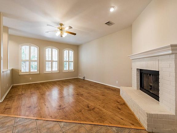4th image of 2206 Drue Ln