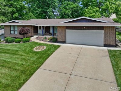 305 Morewood Dr, Manchester, MO, 63011