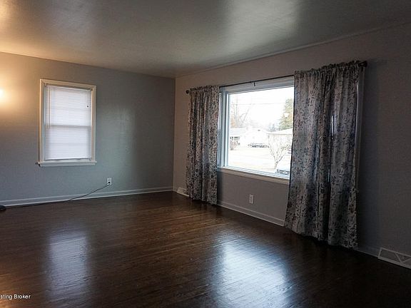 3rd image of 7724 Jonquil Dr