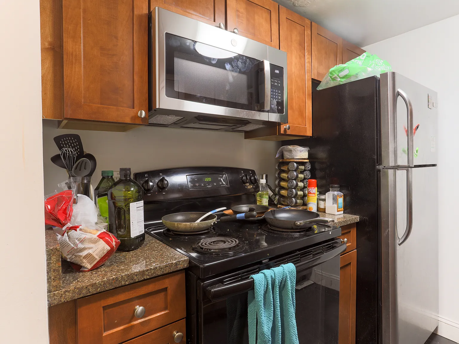 4 bed, 999 sqft, $6,800 — Photo 2