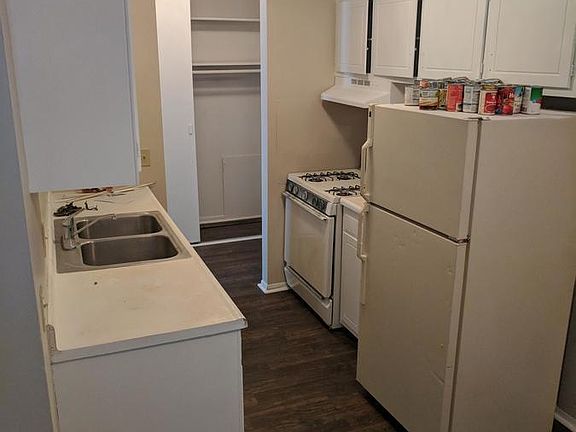 5th image of 8308 Zane Ave N #309