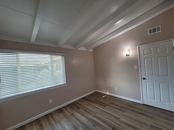 5th image of 8316 Alburtis Ave