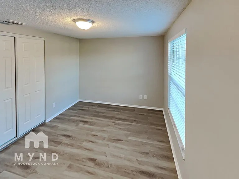 7606 Woodland Oaks Ct — Photo 17