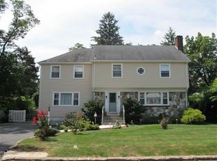 7 Highland Rd, Cedar Grove, NJ 07009