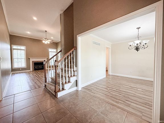 4th image of 906 Saint Giles Ct