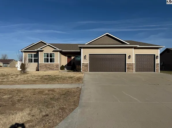1008 Robert St, Hutchinson, KS 67502