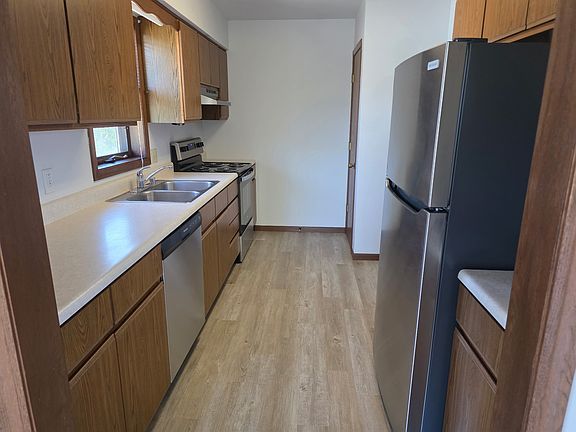 5th image of 653 Galena Ct