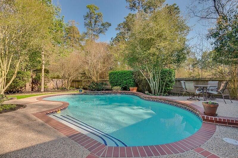 1st image of 14 E Shadowpoint Cir