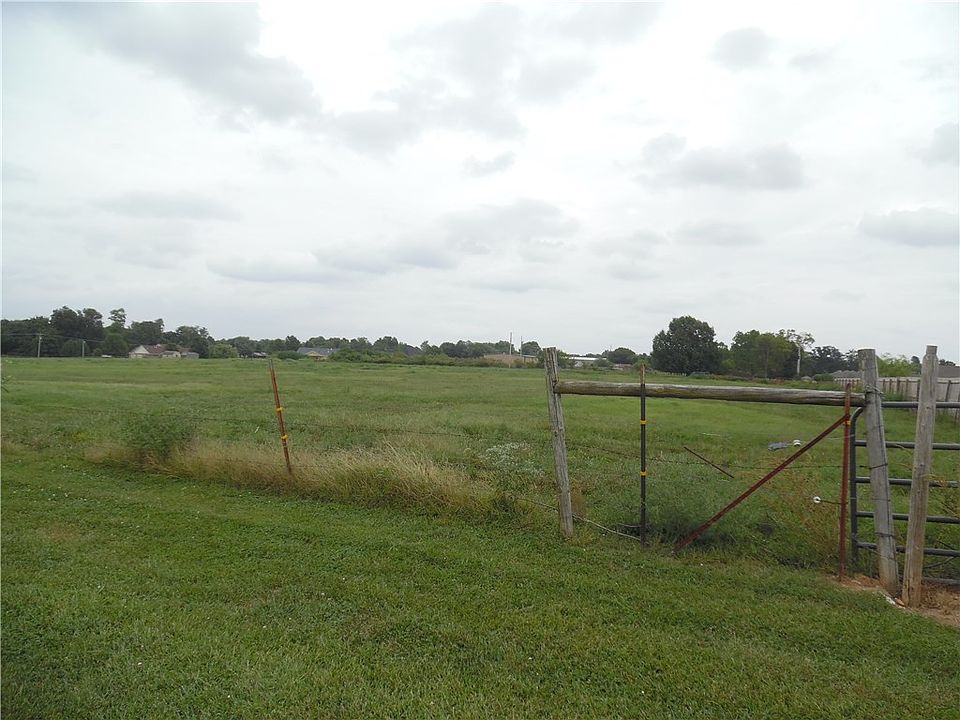 1st image of Ladelle Ave