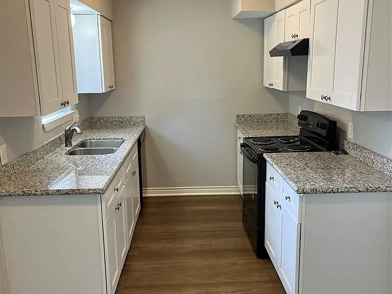 5142 Madden Ln — Photo 3