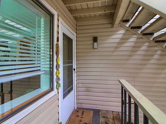 3rd image of 6009 Yarrow St APT J