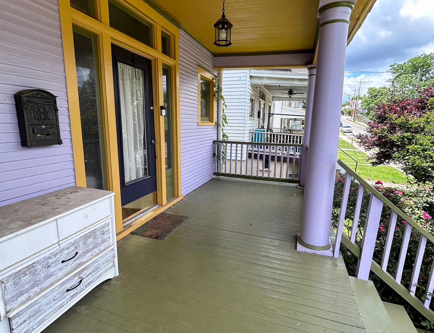 3 bed, 2.0 bath, 1890 sqft, $1,950 — Photo 2