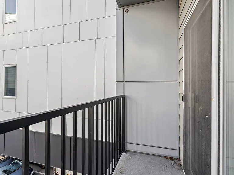 Graduate Pointe — Photo 185