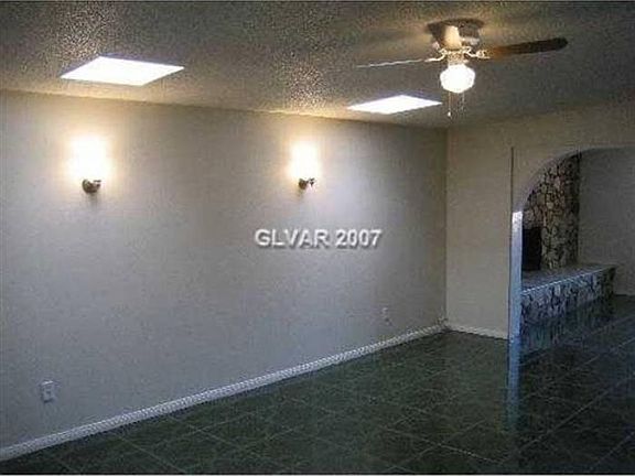 2nd image of 1204 Warwick Ct