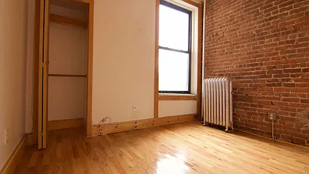 Rented by JB Mac Real Estate Inc.