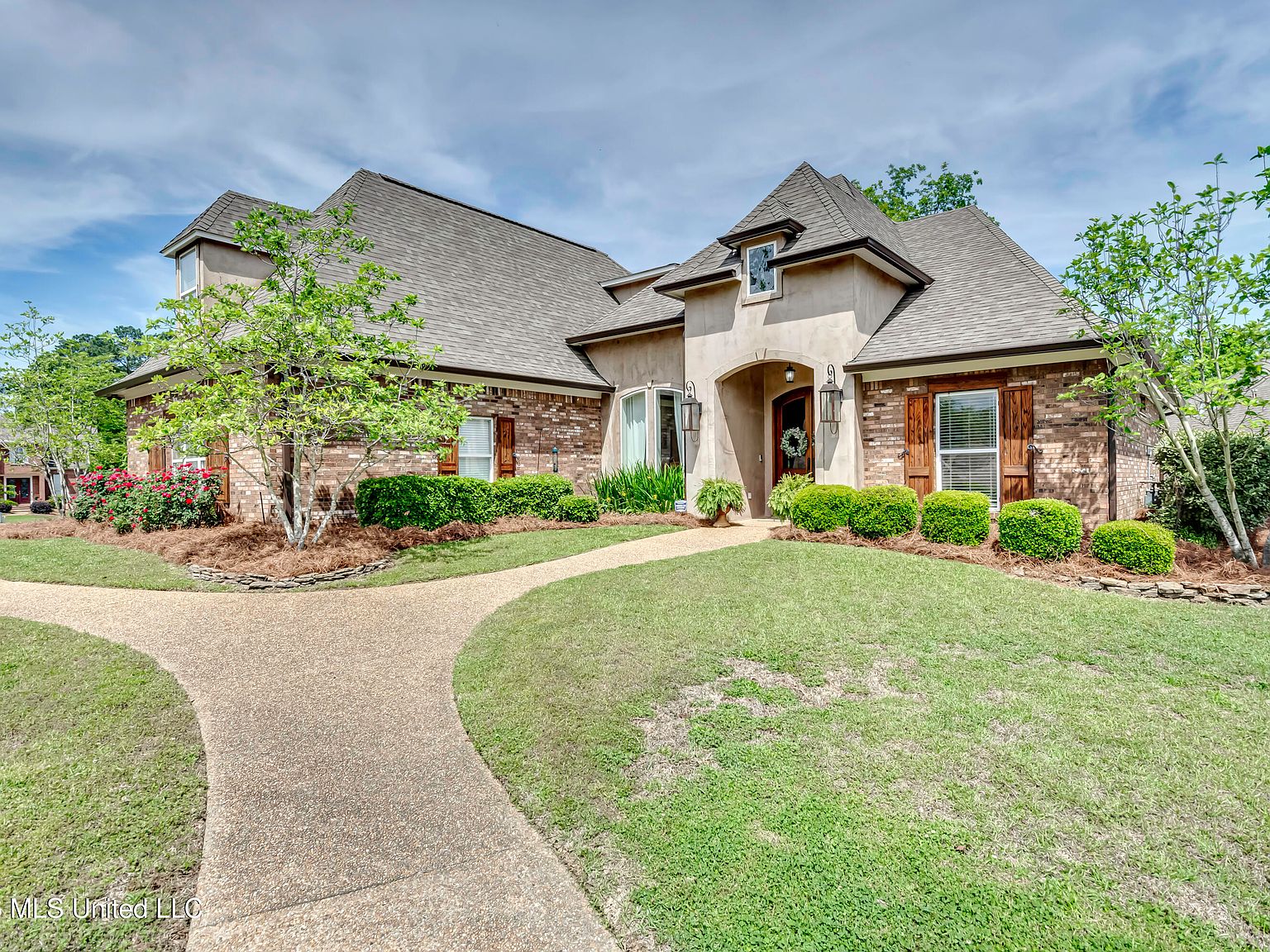 182 Woodlands Glen Cir